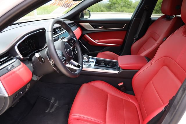 Used 2024 Jaguar XF R-Dynamic SE AWD/4WD image 10