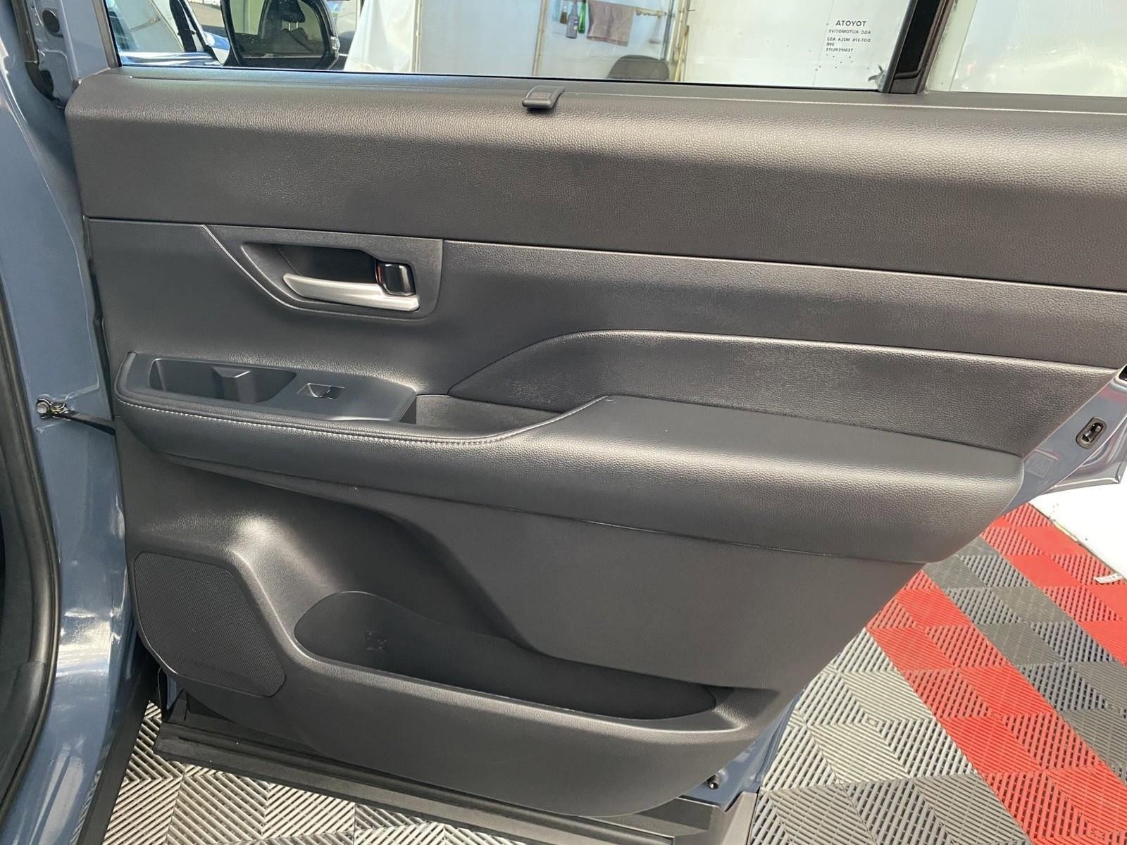 Used 2025 Toyota Grand Highlander FWD image 10