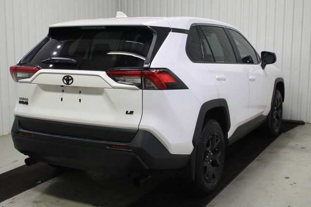 Used 2024 Toyota RAV4 LE image 6