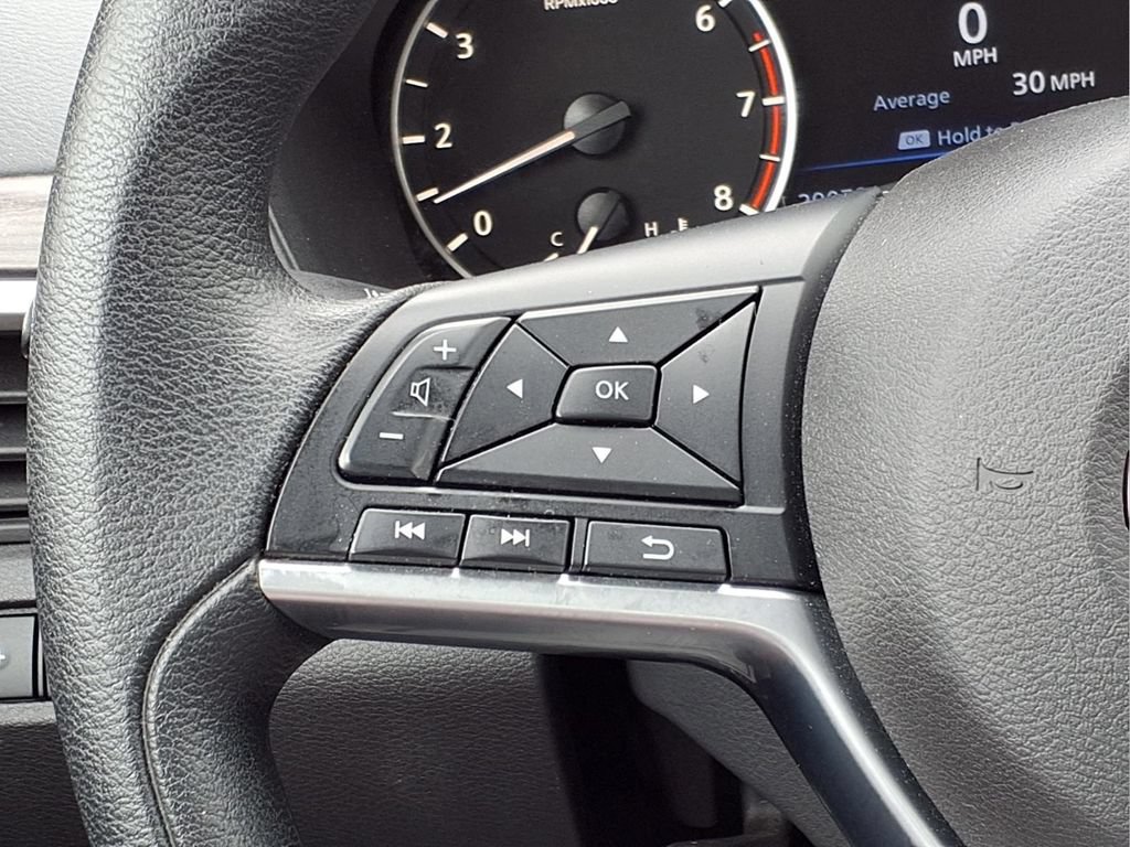 Used 2025 Nissan Altima 2.5 SV FWD image 16