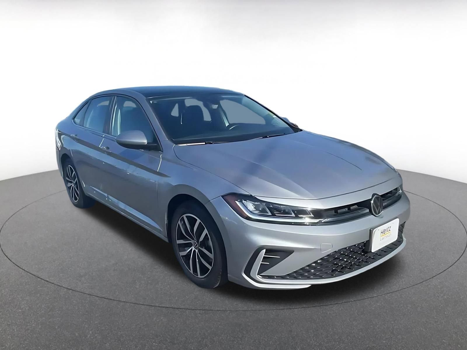 Used 2025 Volkswagen Jetta SE image 3