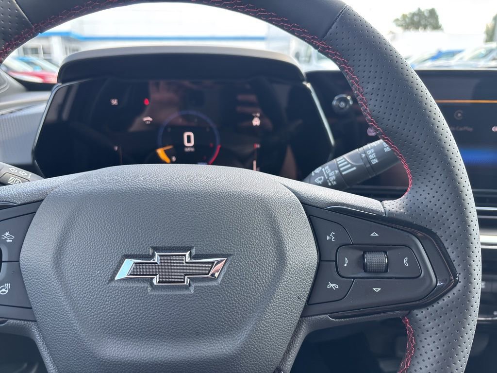 New 2025 Chevrolet Trax RS w/ Sunroof Package image 12