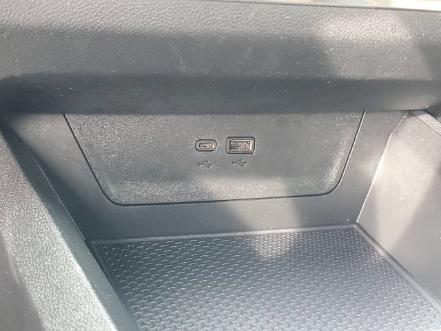 Used 2025 Chevrolet Equinox ACTIV w/ Safety and Technology Package FWD image 31