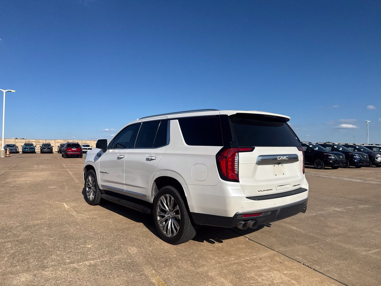 Used 2021 GMC Yukon Denali w/ LPO, Illumination Package AWD/4WD image 21