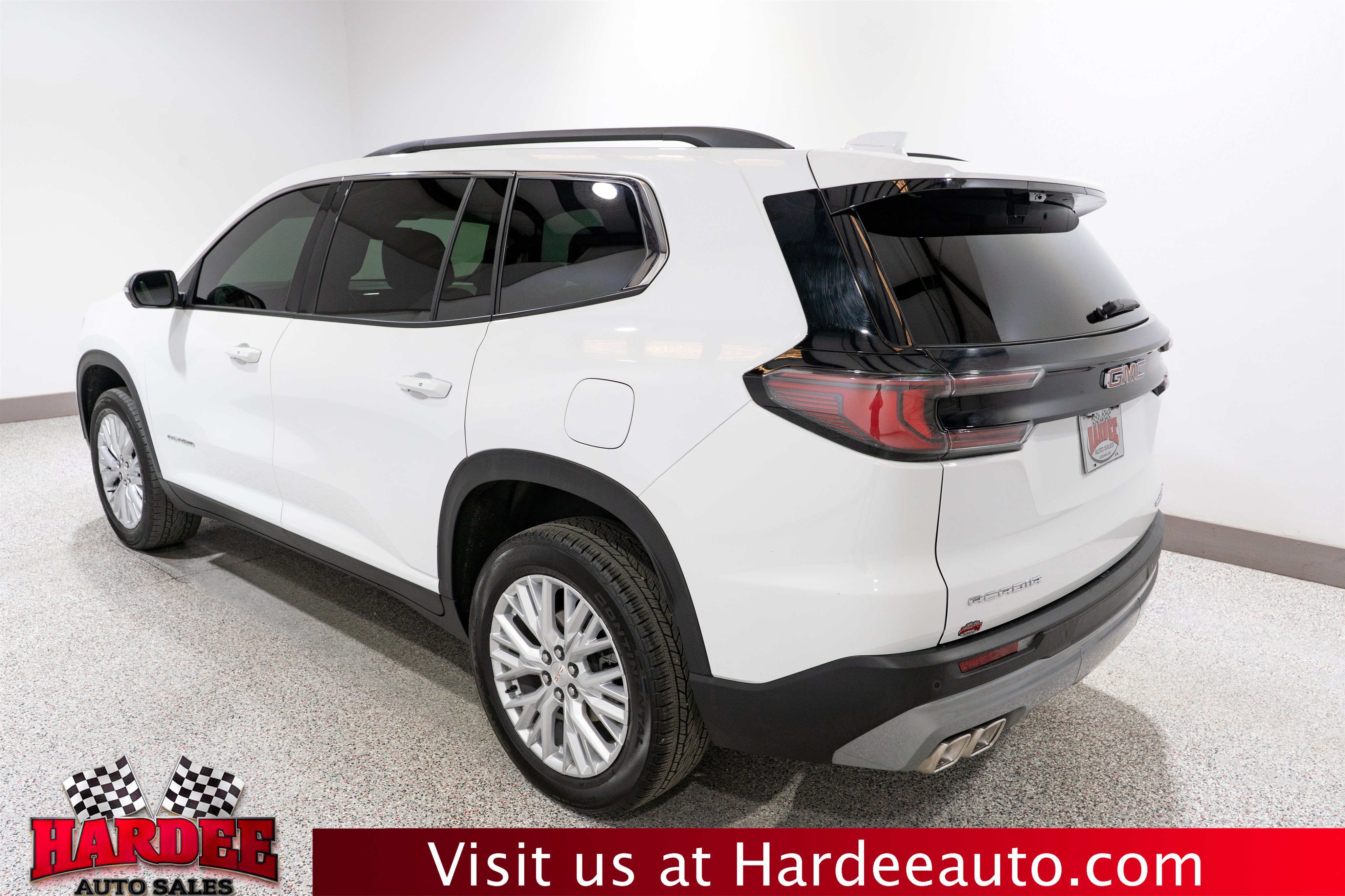 Used 2026 GMC Acadia Elevation w/ Elevation Premium Package FWD image 3