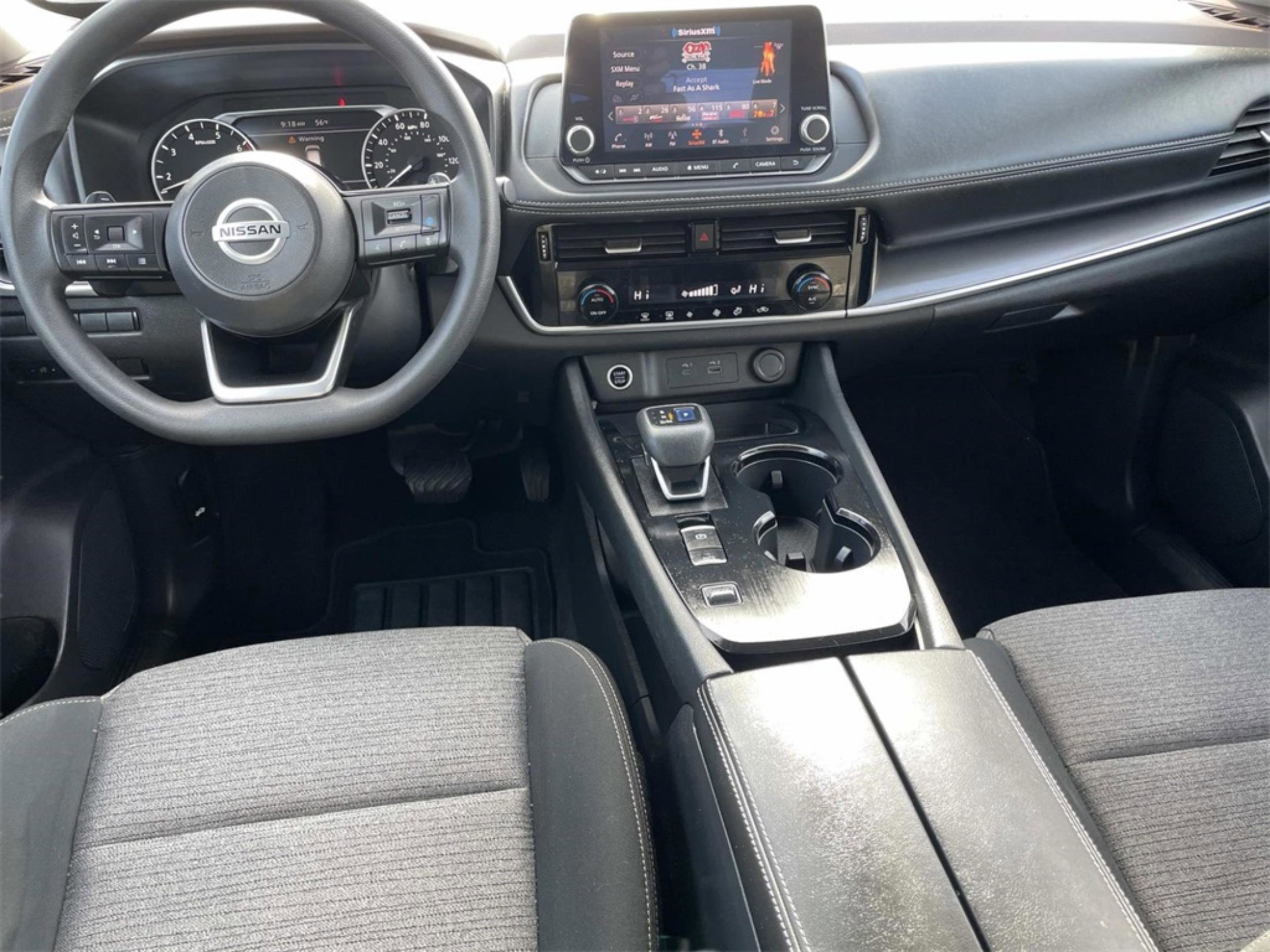 Used 2021 Nissan Rogue SV image 9