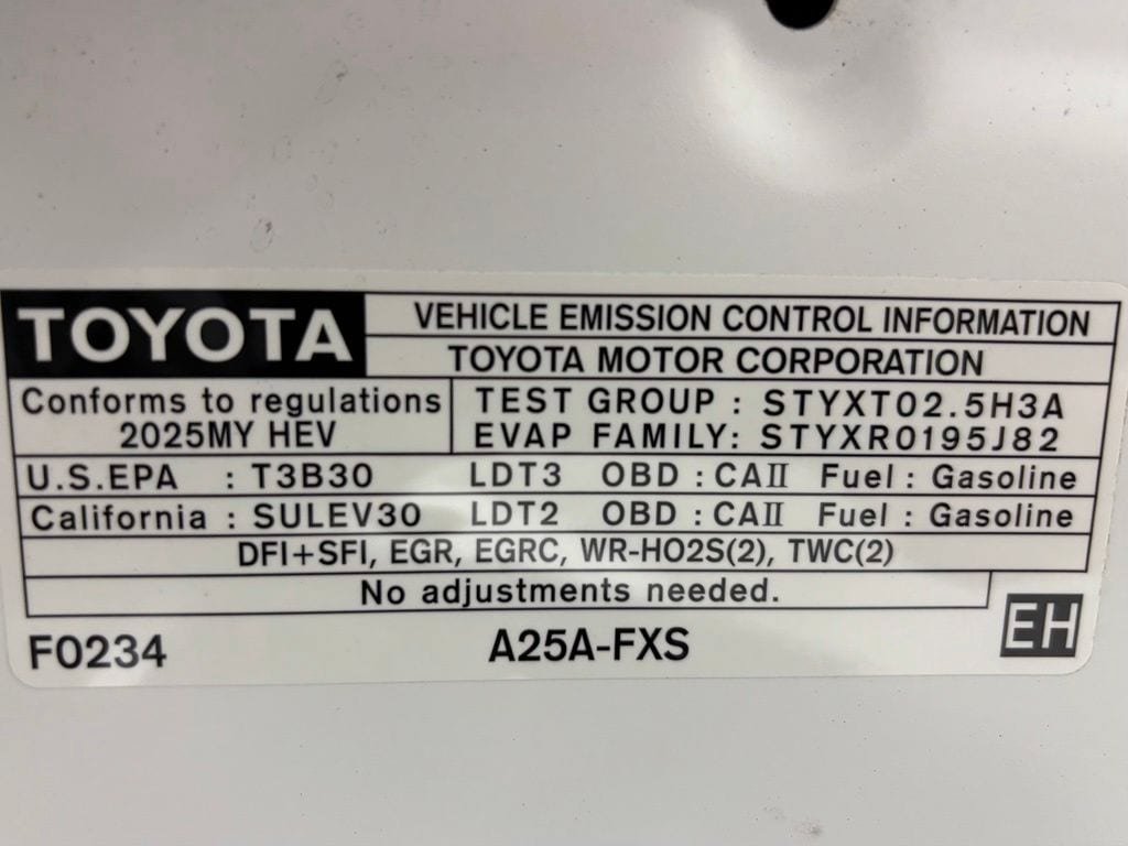 Used 2025 Toyota Sienna XSE FWD image 75