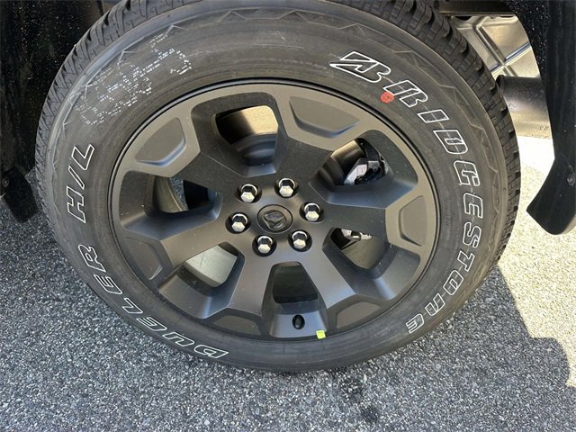 New 2026 RAM 1500 4x4 Crew Cab image 37