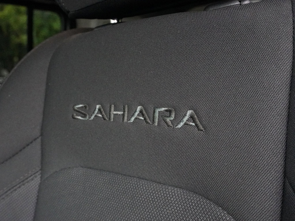 Used 2022 Jeep Wrangler Unlimited Sahara AWD/4WD image 28