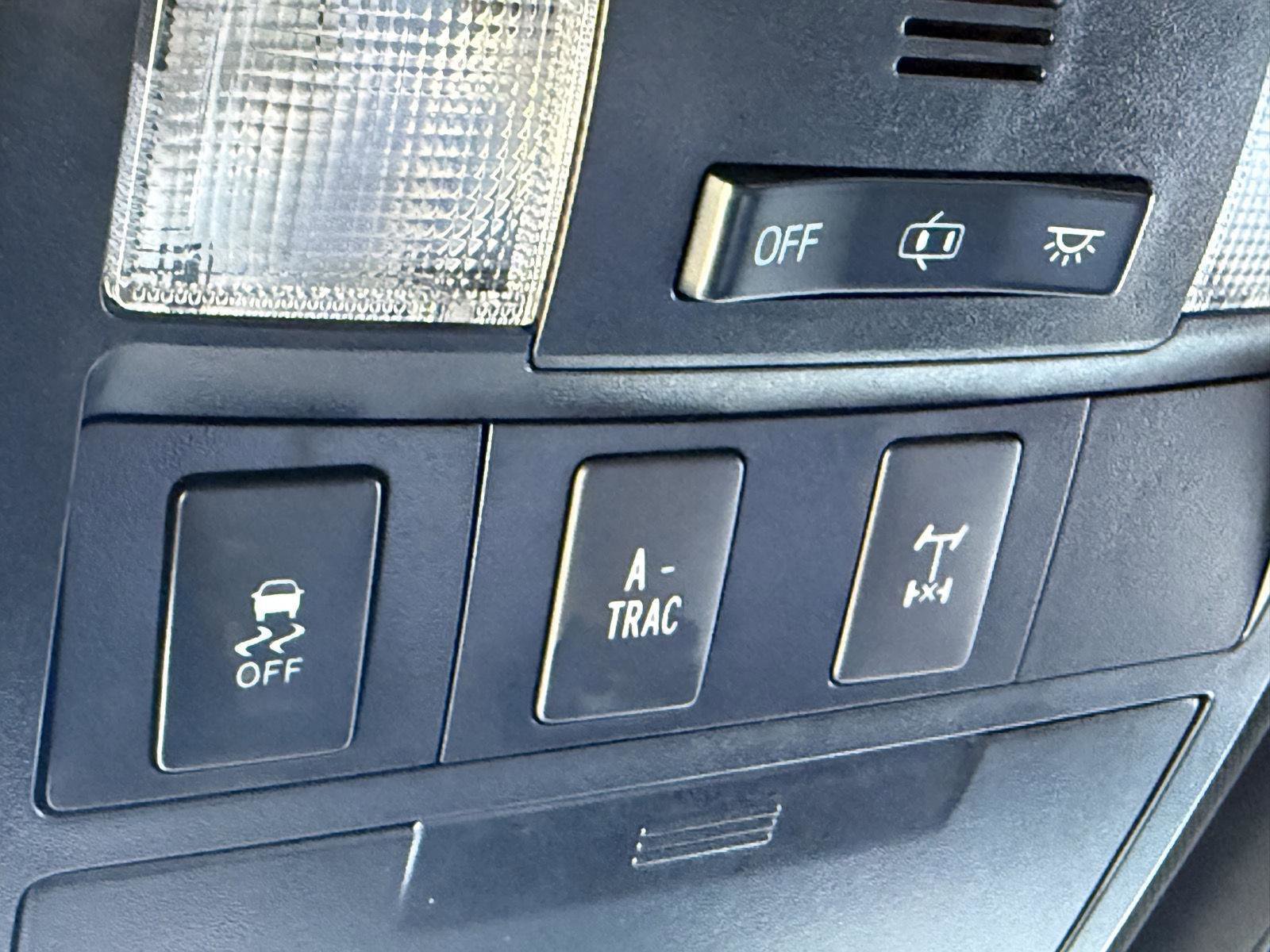 Used 2019 Toyota Tacoma TRD Off-Road w/ Technology Package AWD/4WD image 18