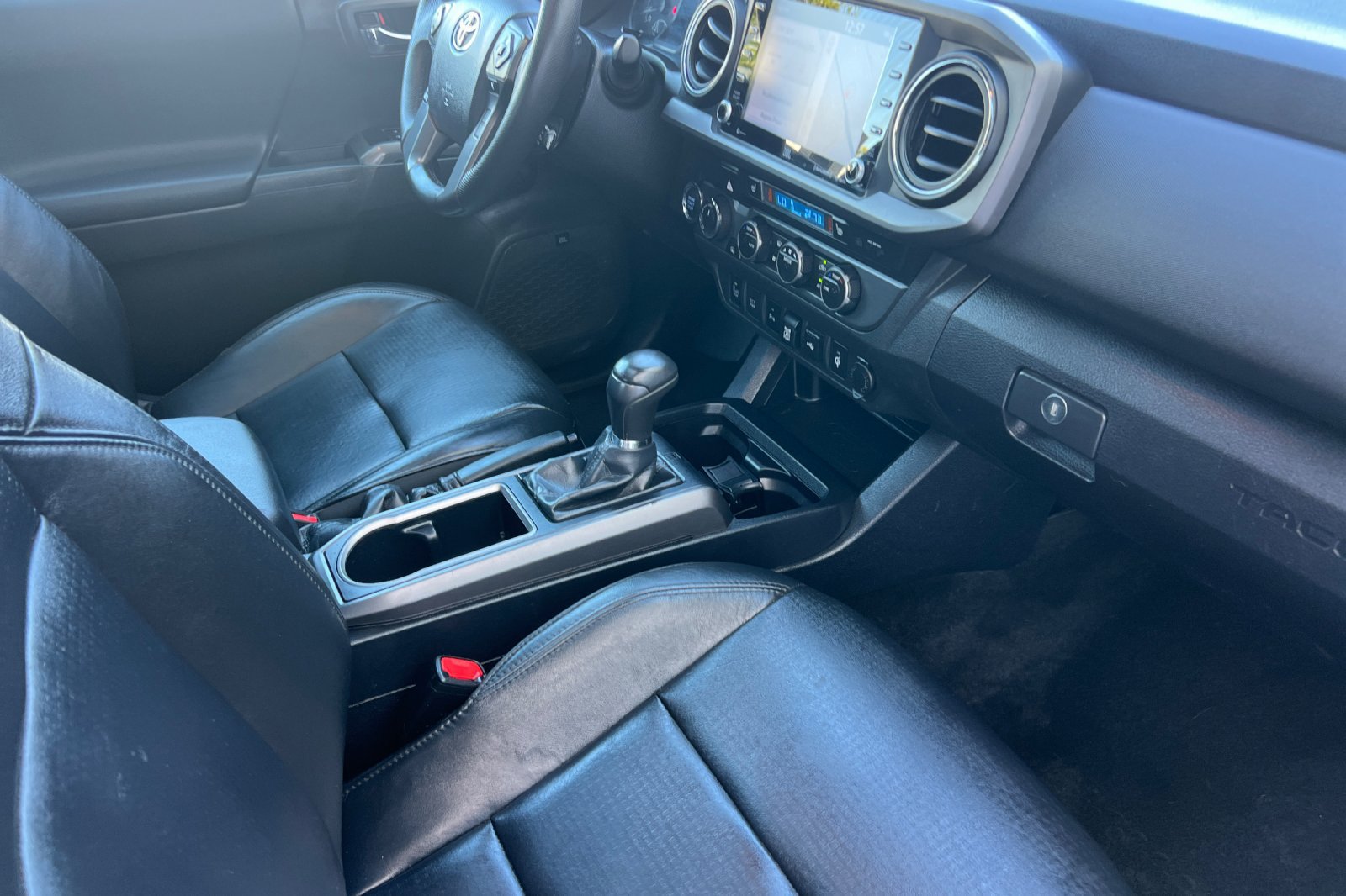 Used 2023 Toyota Tacoma TRD Sport w/ TRD Premium Sport Package AWD/4WD image 17