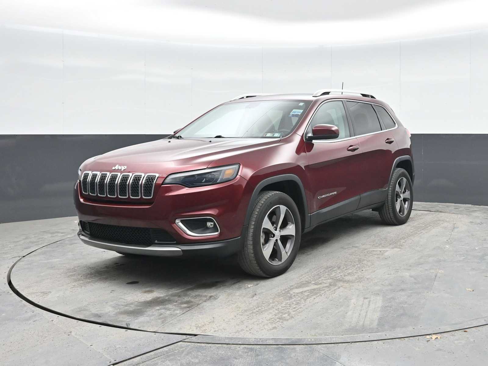 Used 2019 Jeep Cherokee Limited AWD/4WD image 5