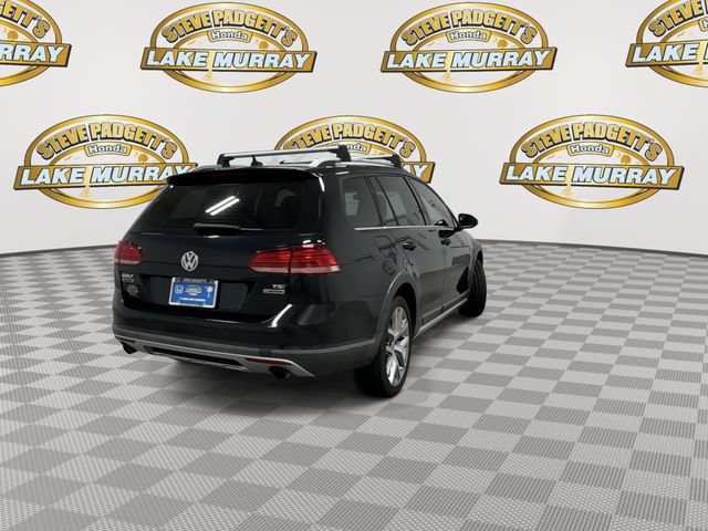 Used 2018 Volkswagen Golf Alltrack SEL AWD/4WD image 2