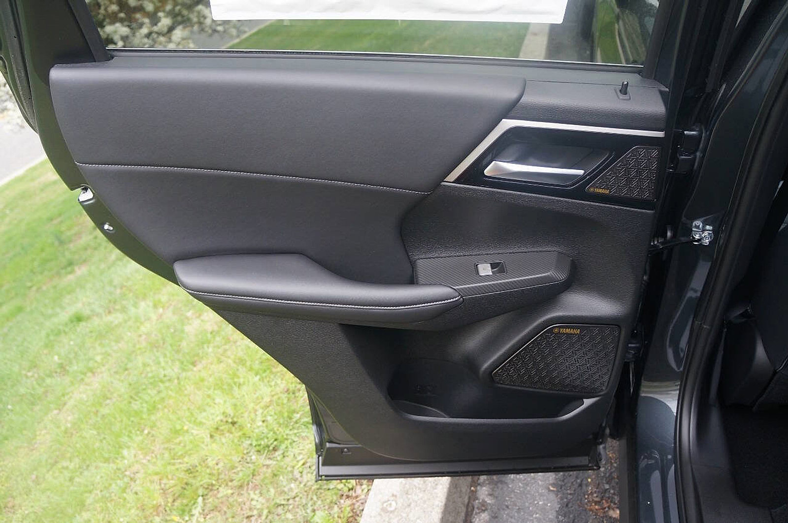 New 2025 Mitsubishi Outlander SE image 20