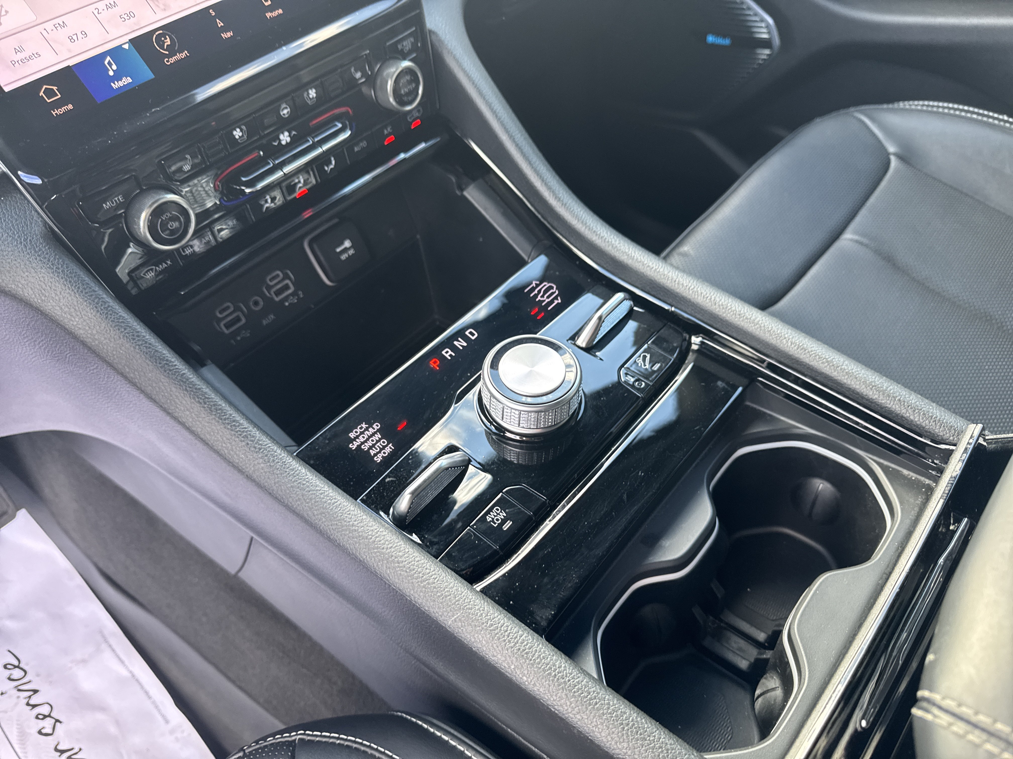 Certified 2023 Jeep Grand Cherokee Overland AWD/4WD image 20