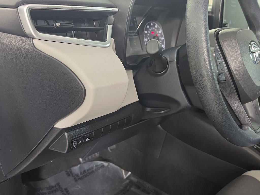 Used 2023 Toyota Corolla LE w/ LE Convenience Package FWD image 11