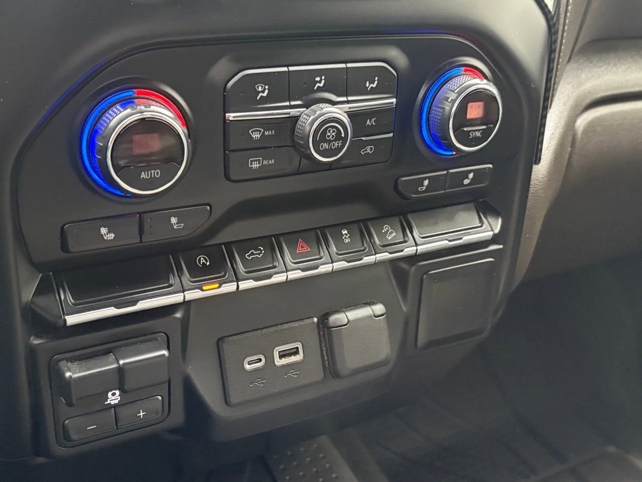 Used 2019 Chevrolet Silverado 1500 RST w/ All-Star Edition AWD/4WD image 17