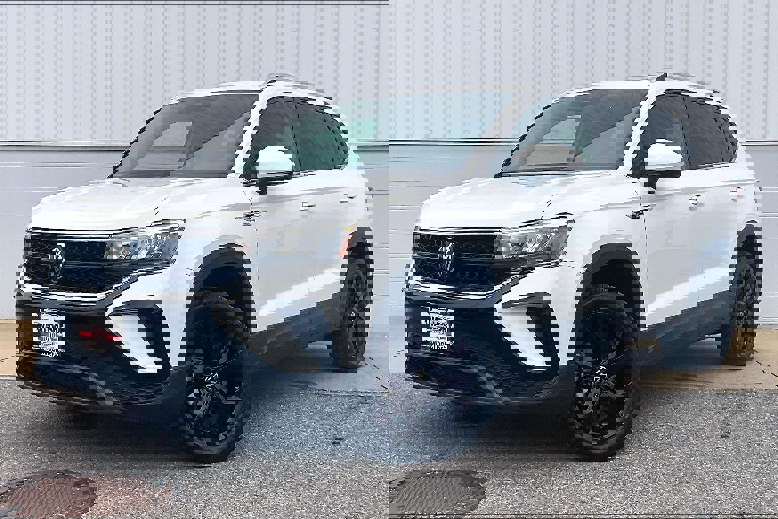 Used 2024 Volkswagen Taos SE image 2