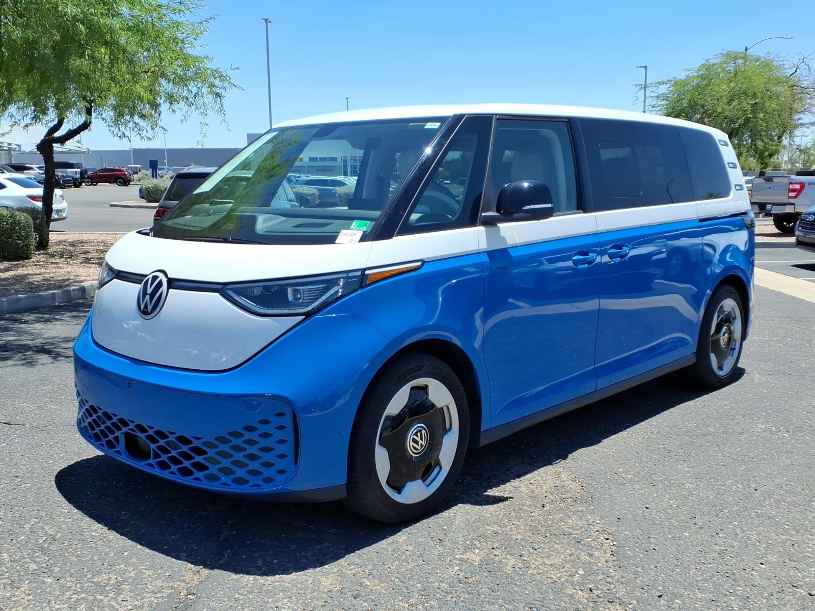 Certified 2025 Volkswagen ID. Buzz Pro S Plus RWD image 2