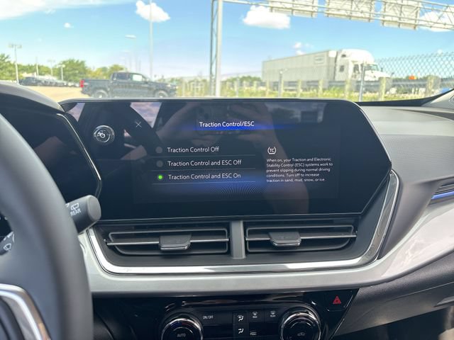 New 2026 Chevrolet Trax LT w/ Driver Confidence Package FWD image 29