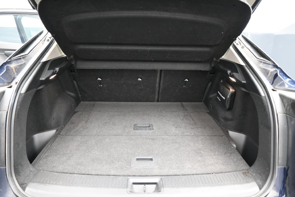 Used 2023 Nissan Ariya AWD image 28