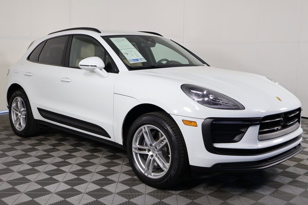Used 2024 Porsche Macan AWD/4WD image 3
