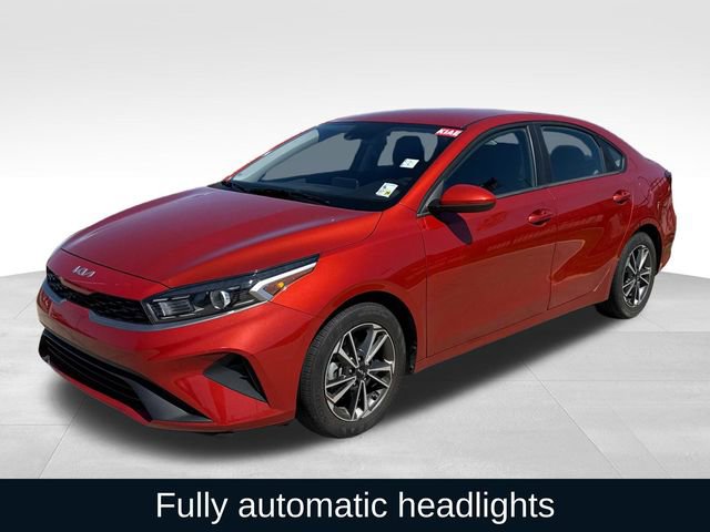 Used 2022 Kia Forte LXS image 3