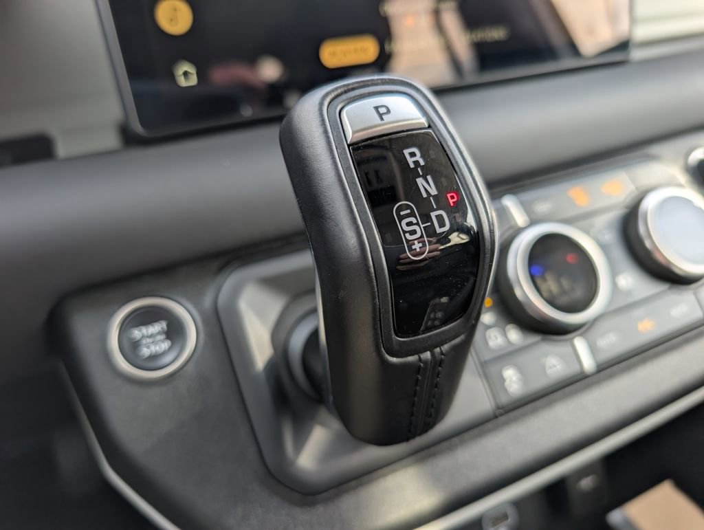 Used 2024 Land Rover Defender 110 S image 28
