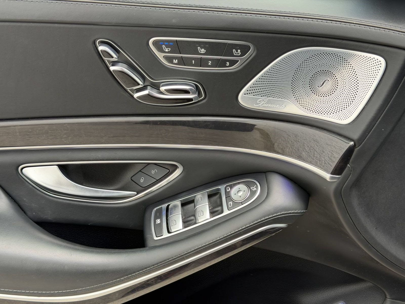Used 2019 Mercedes-Benz S 560 Sedan image 29