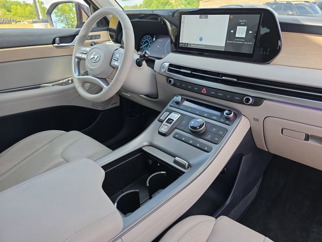 Used 2024 Hyundai Palisade Limited AWD/4WD image 17