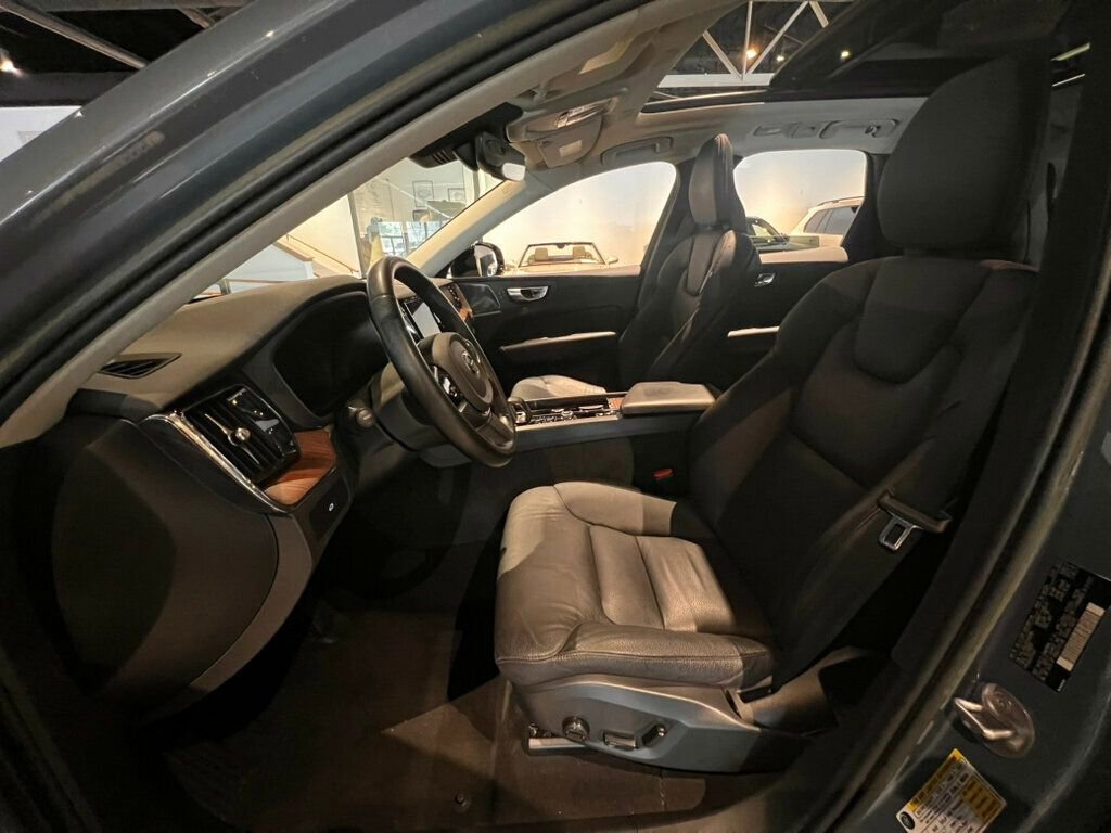 Used 2023 Volvo XC60 B5 Plus image 16