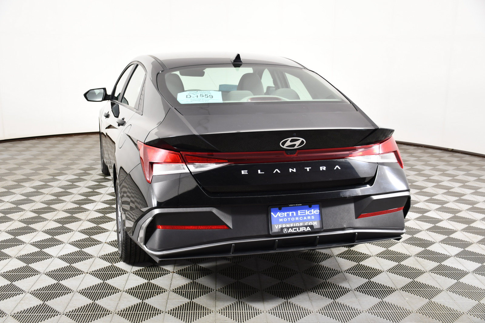 Used 2024 Hyundai Elantra SEL FWD image 7