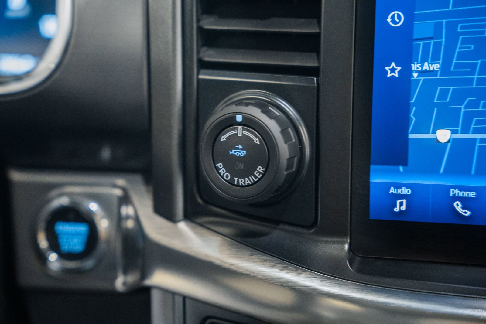 Used 2023 Ford F150 Lariat w/ Equipment Group 502A High image 35