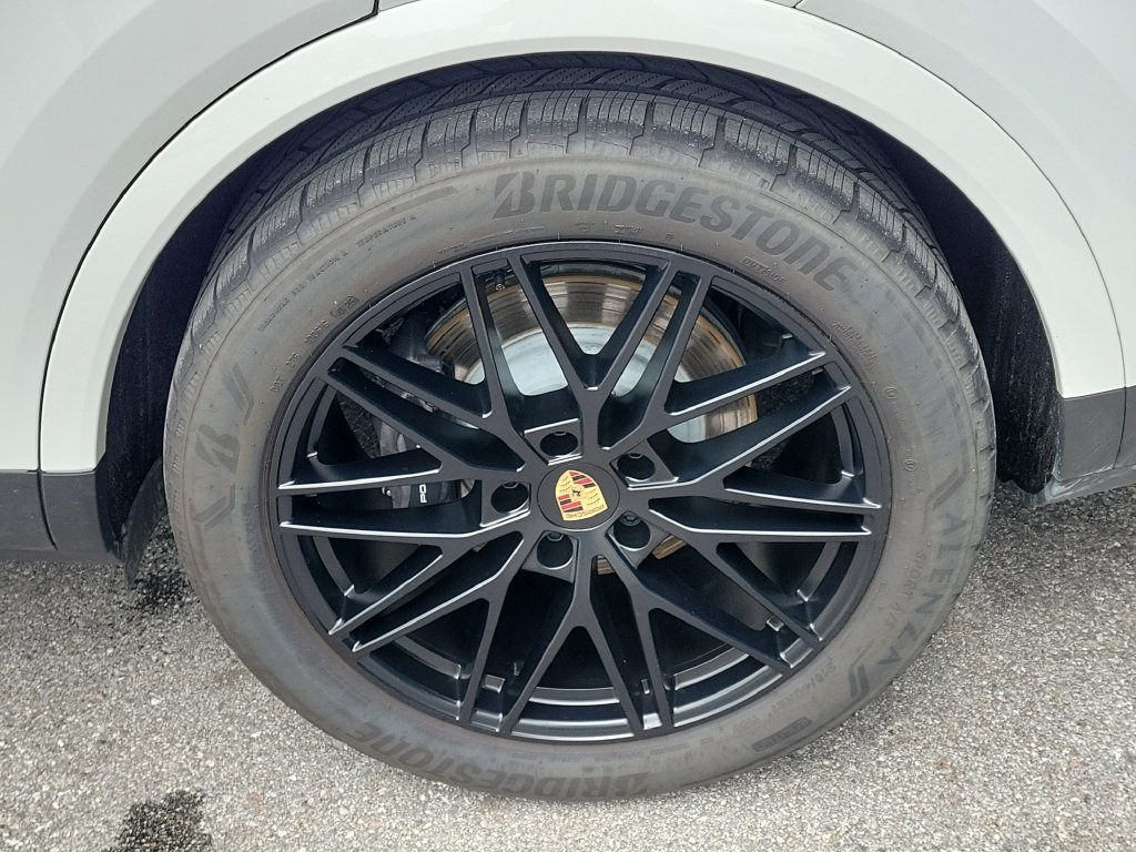 Certified 2026 Porsche Cayenne AWD/4WD image 11
