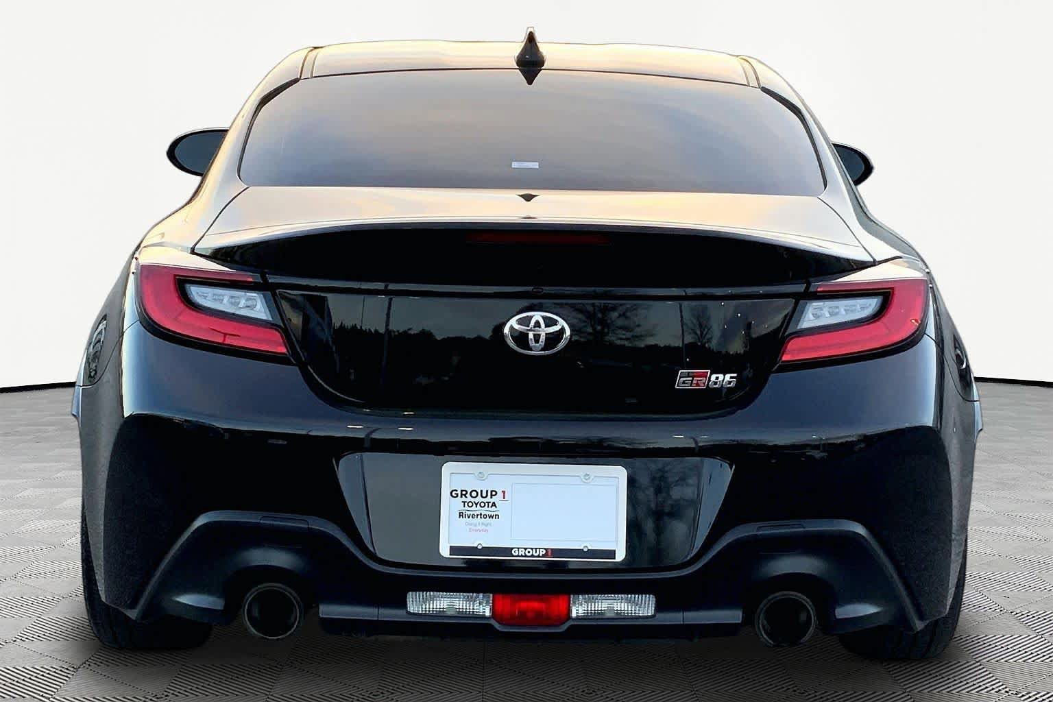 Used 2024 Toyota GR86 RWD image 9