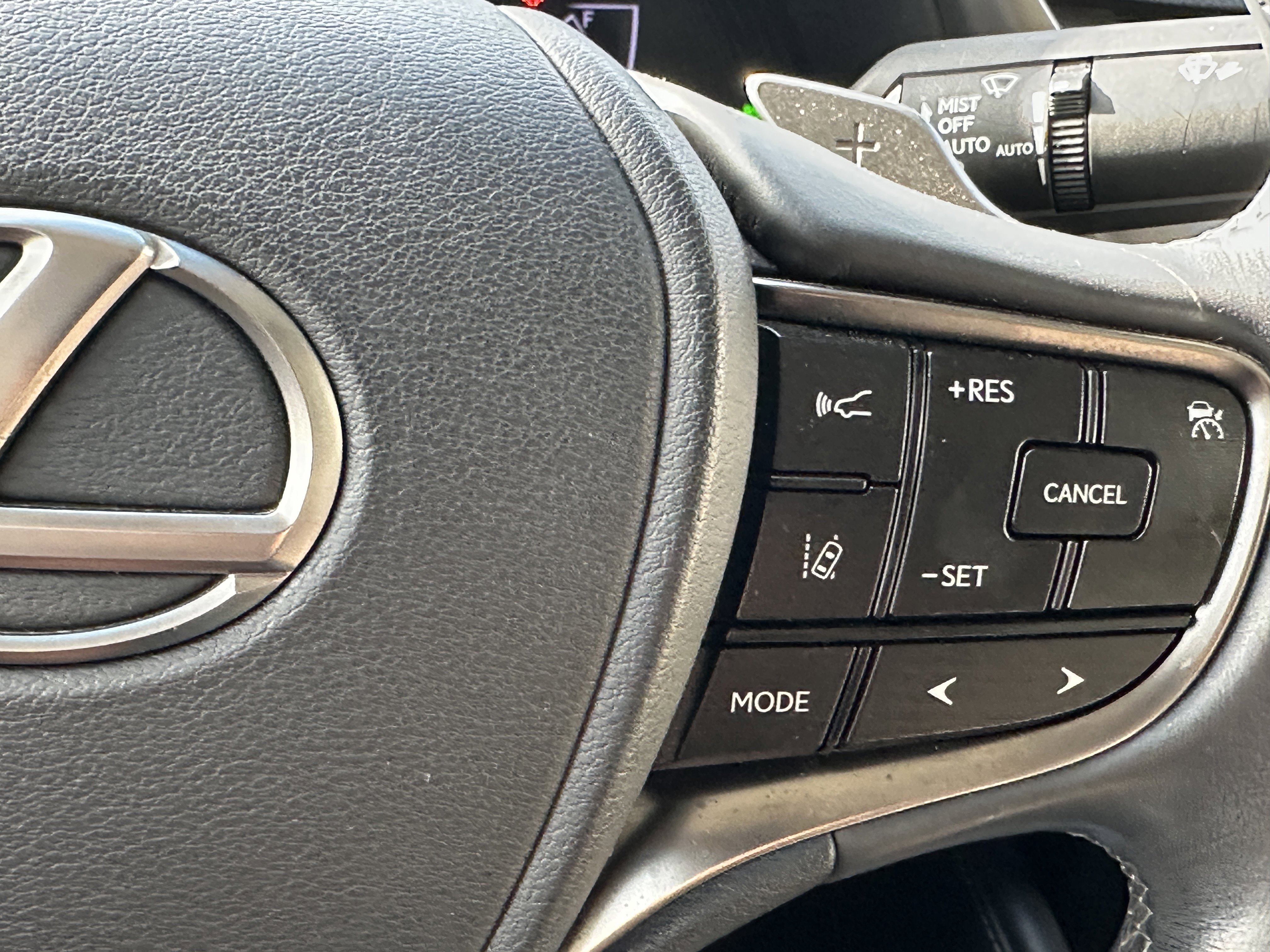 Used 2020 Lexus ES 350 w/ Premium Package image 28