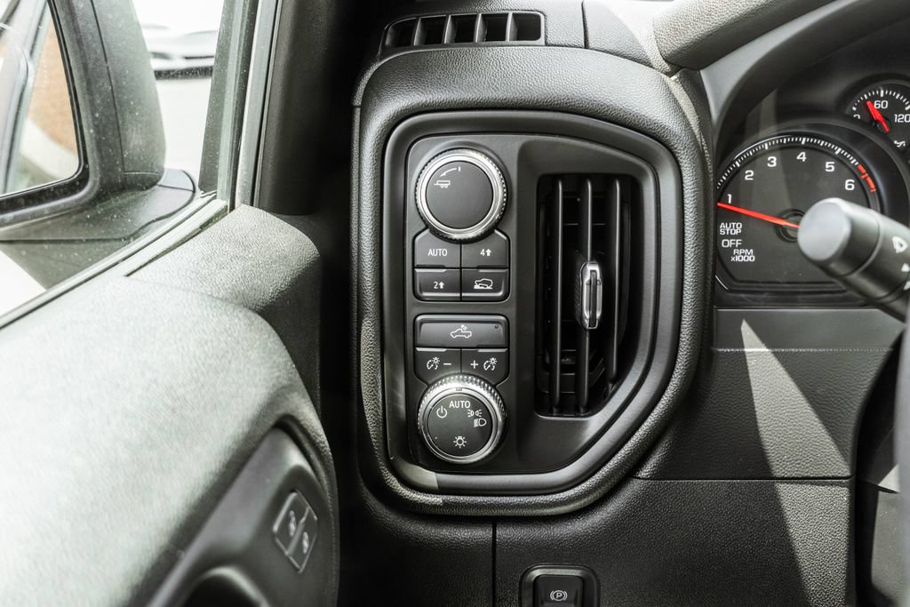 Used 2021 GMC Sierra 1500 4x4 Crew Cab w/ Sierra Value Package image 16