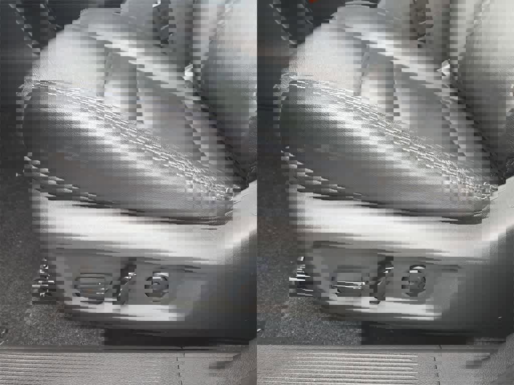 Used 2023 Nissan Rogue SV image 16