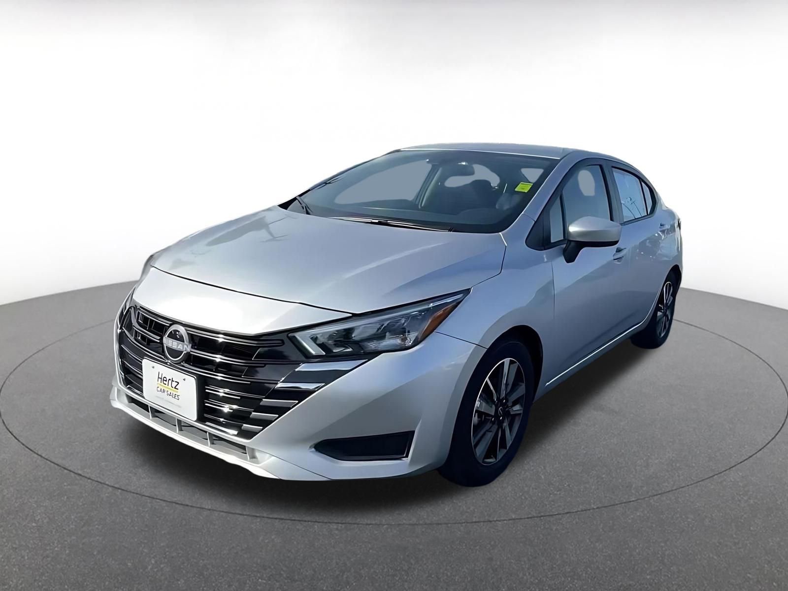 Used 2025 Nissan Versa SV image 7