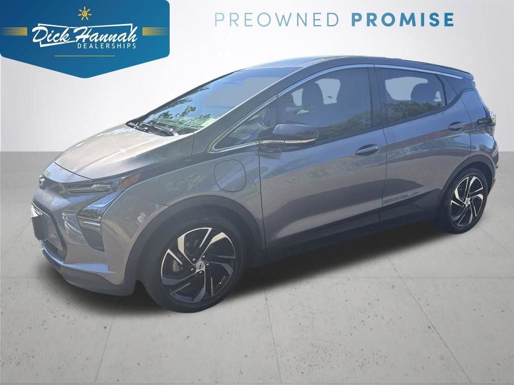 Used 2023 Chevrolet Bolt LT w/ Infotainment Package FWD image 1