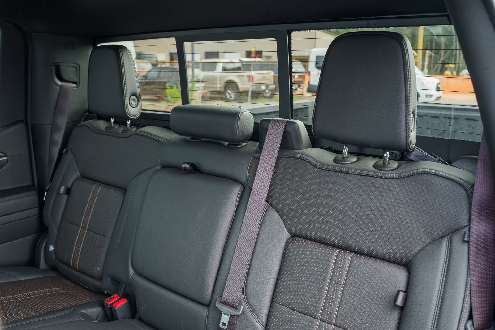 Used 2024 Chevrolet Silverado 1500 High Country w/ Technology Package AWD/4WD image 29