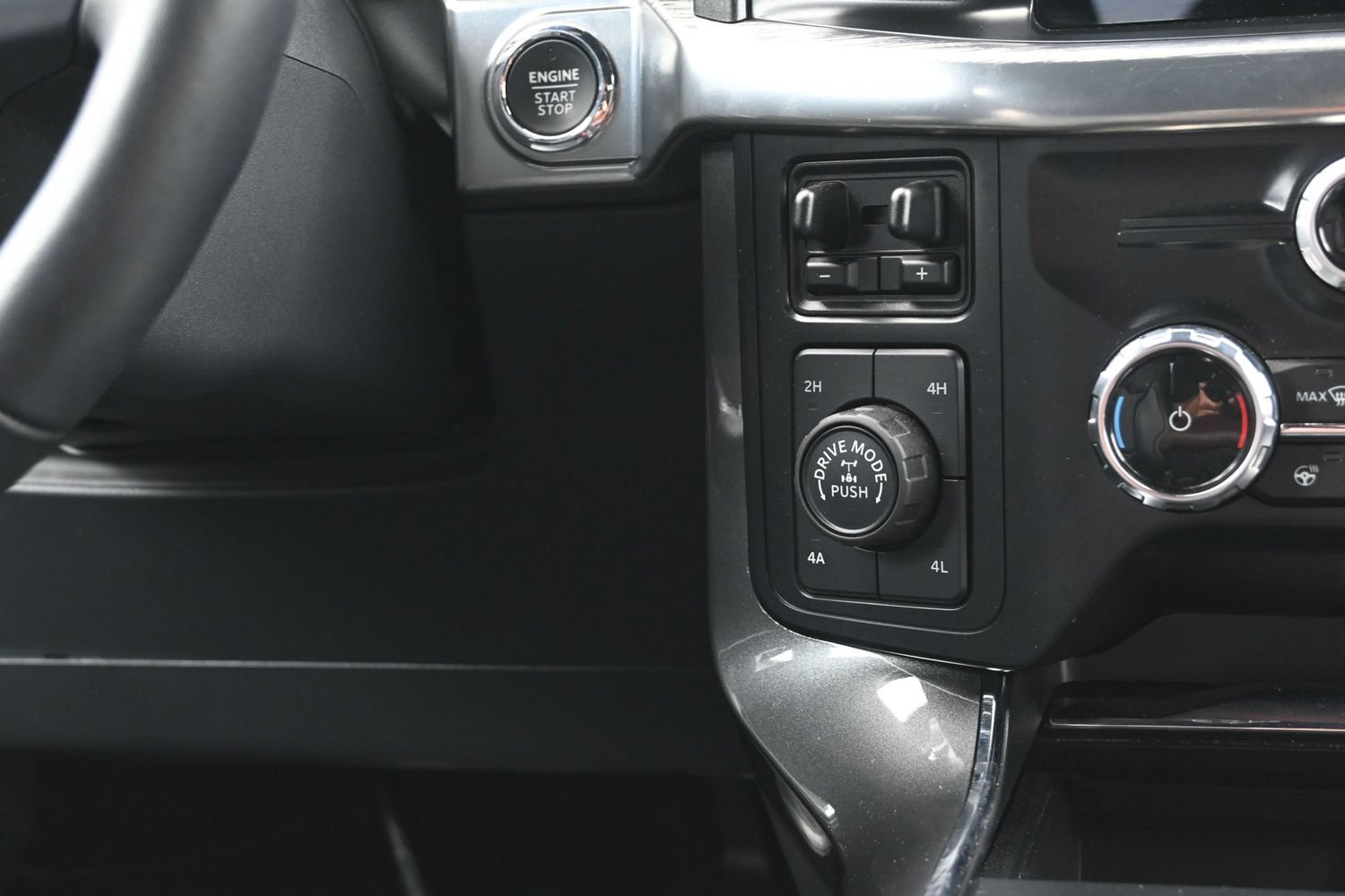 Used 2023 Ford F150 Lariat w/ Max Trailer Tow Package AWD/4WD image 38