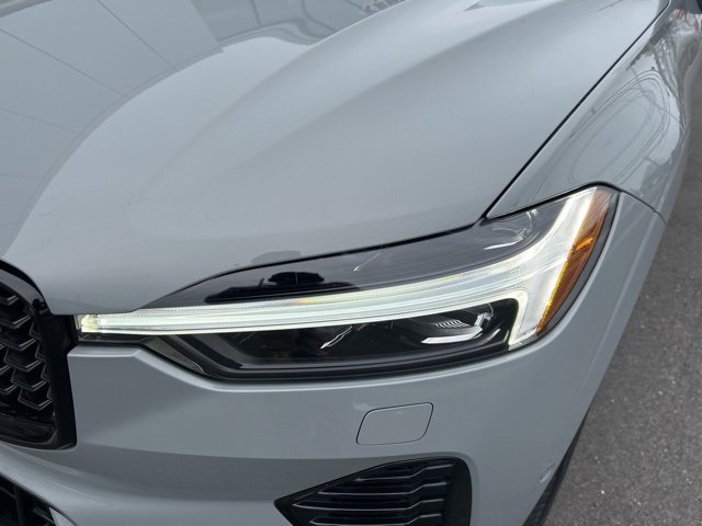 Certified 2025 Volvo XC60 B5 Plus image 8