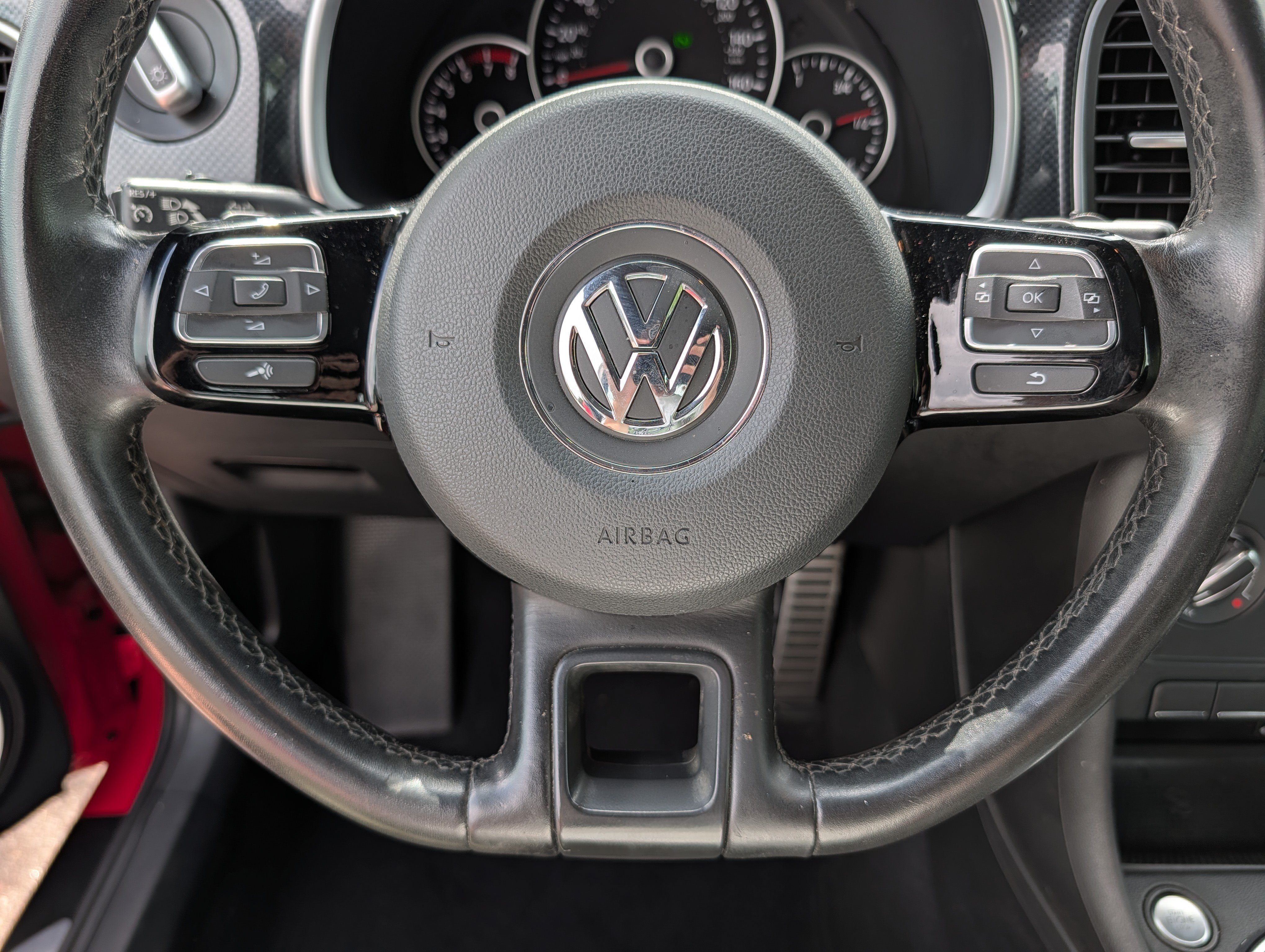 Used 2012 Volkswagen Beetle 2.0T FWD image 25