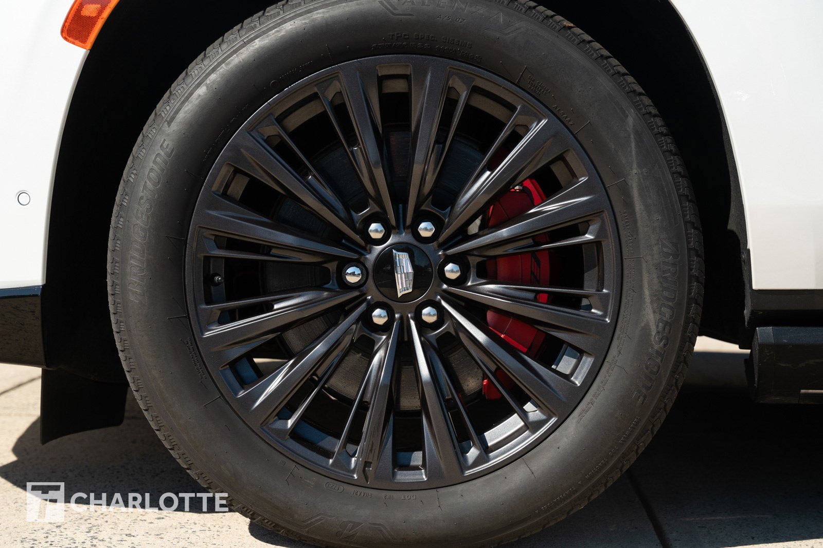 Used 2023 Cadillac Escalade V w/ LPO, ONYX Package image 9