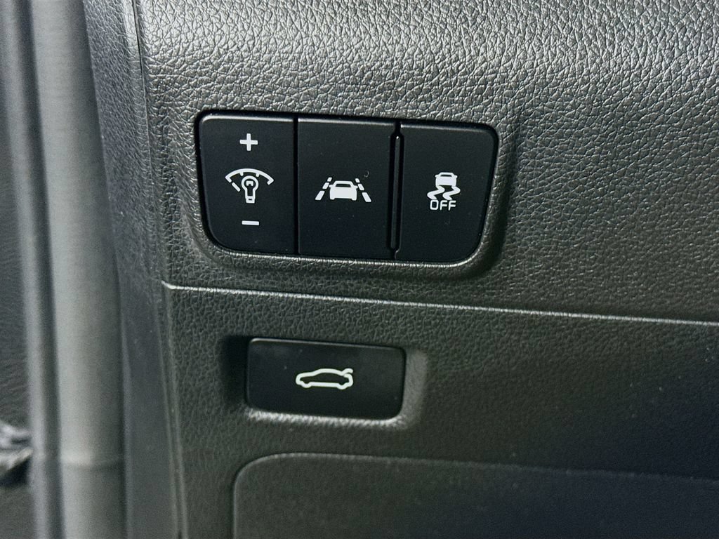 Certified 2022 Kia K5 LXS AWD/4WD image 18