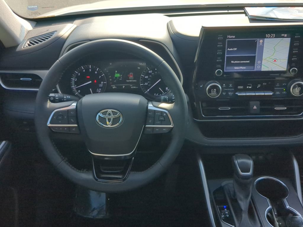 Used 2021 Toyota Highlander XLE image 22