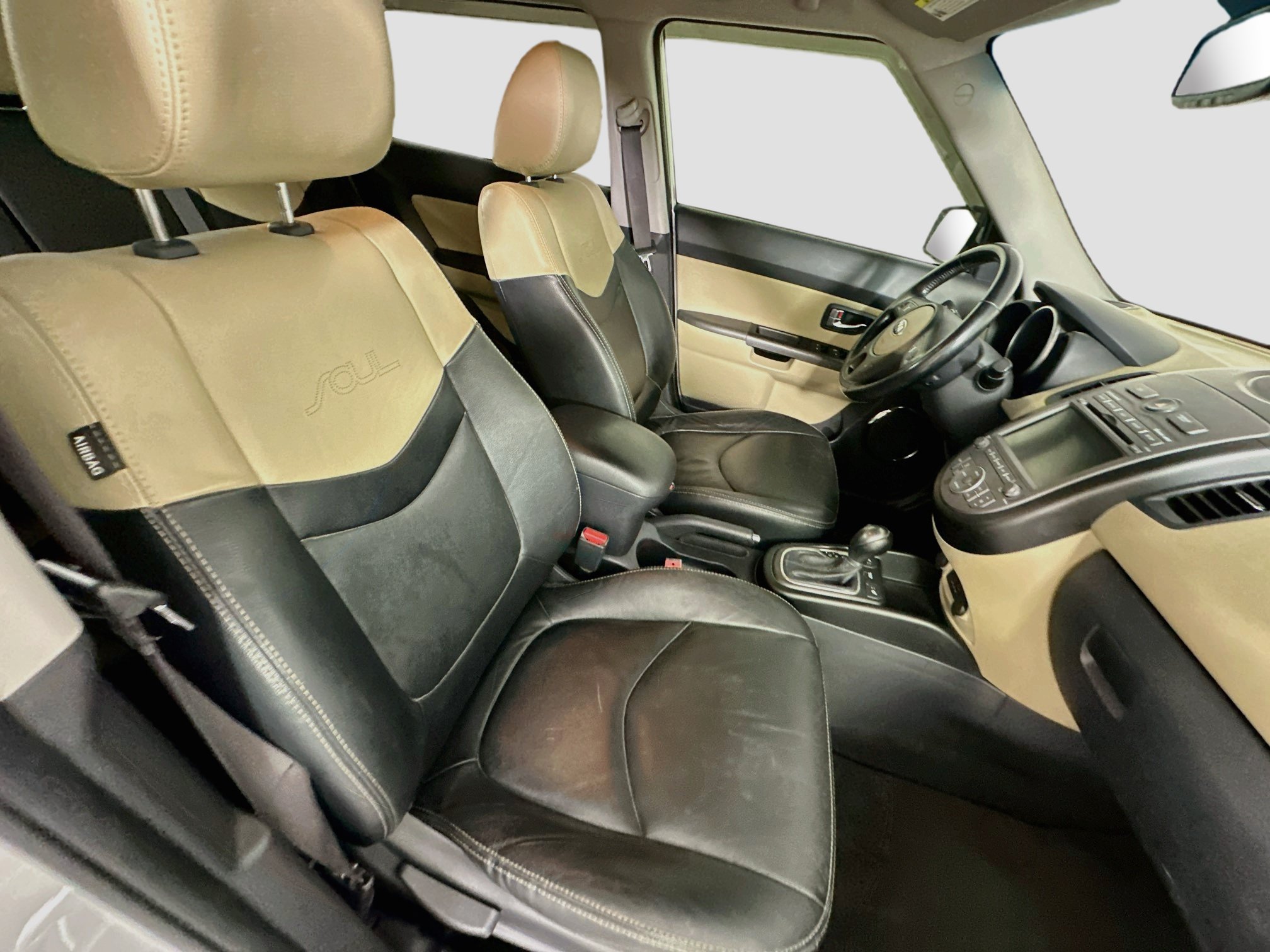 Used 2013 Kia Soul ! w/ Premium Pkg FWD image 30