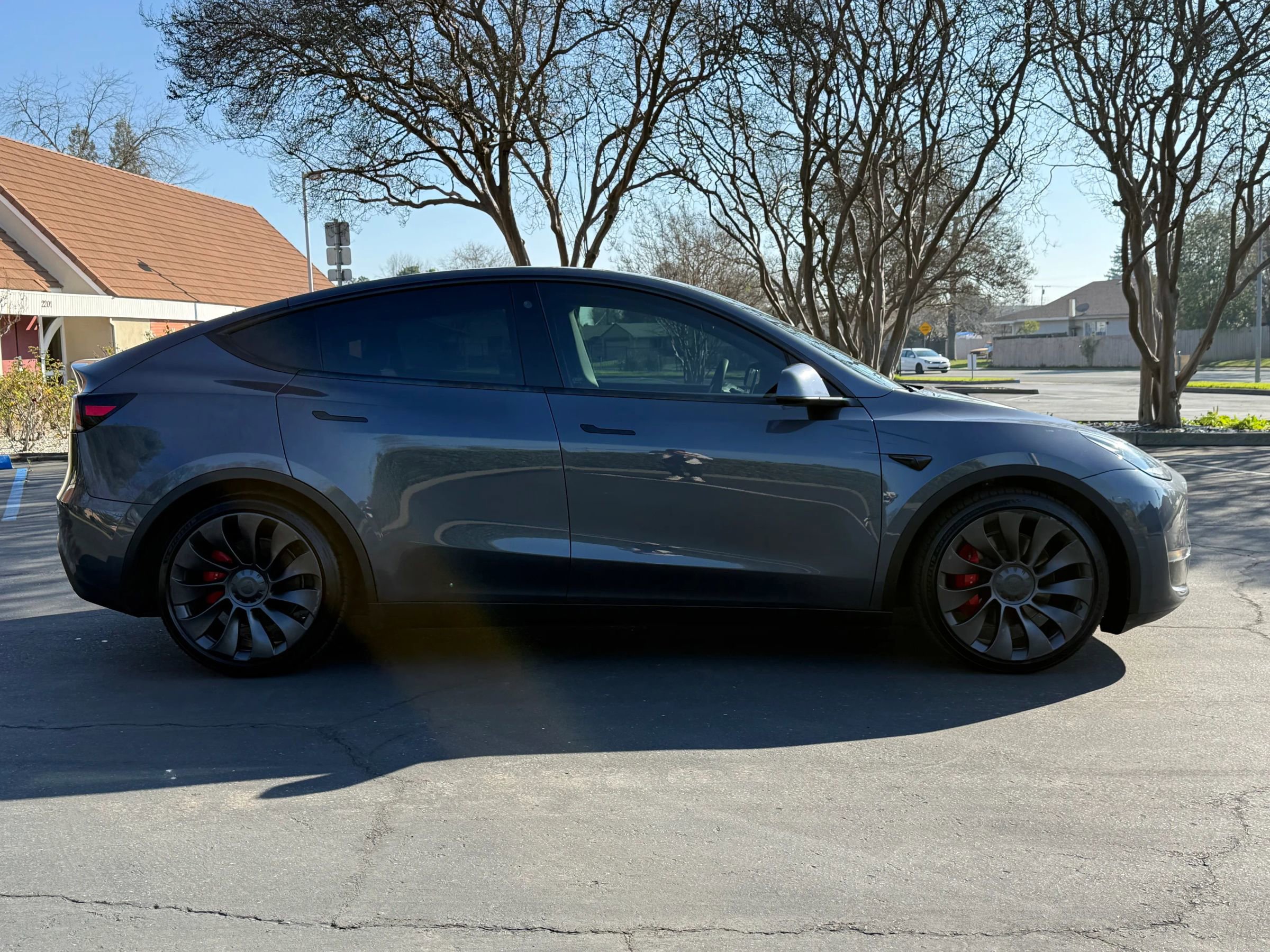 Used 2022 Tesla Model Y Performance image 4