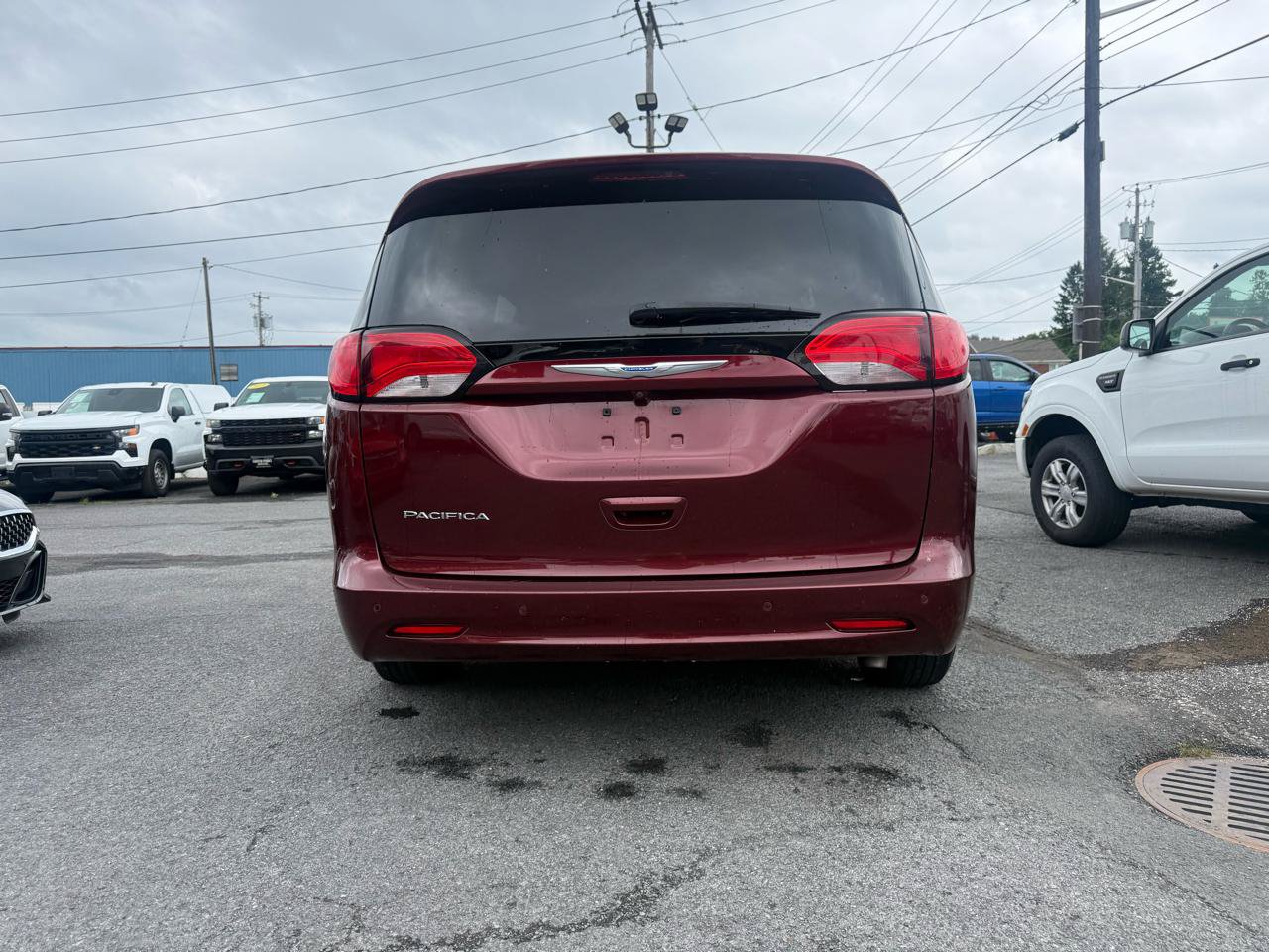 Used 2018 Chrysler Pacifica L FWD image 4